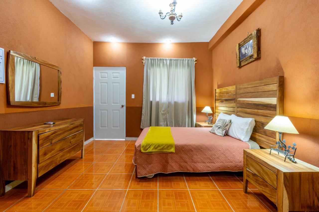 Hosteria Casa Marquez Леон Экстерьер фото