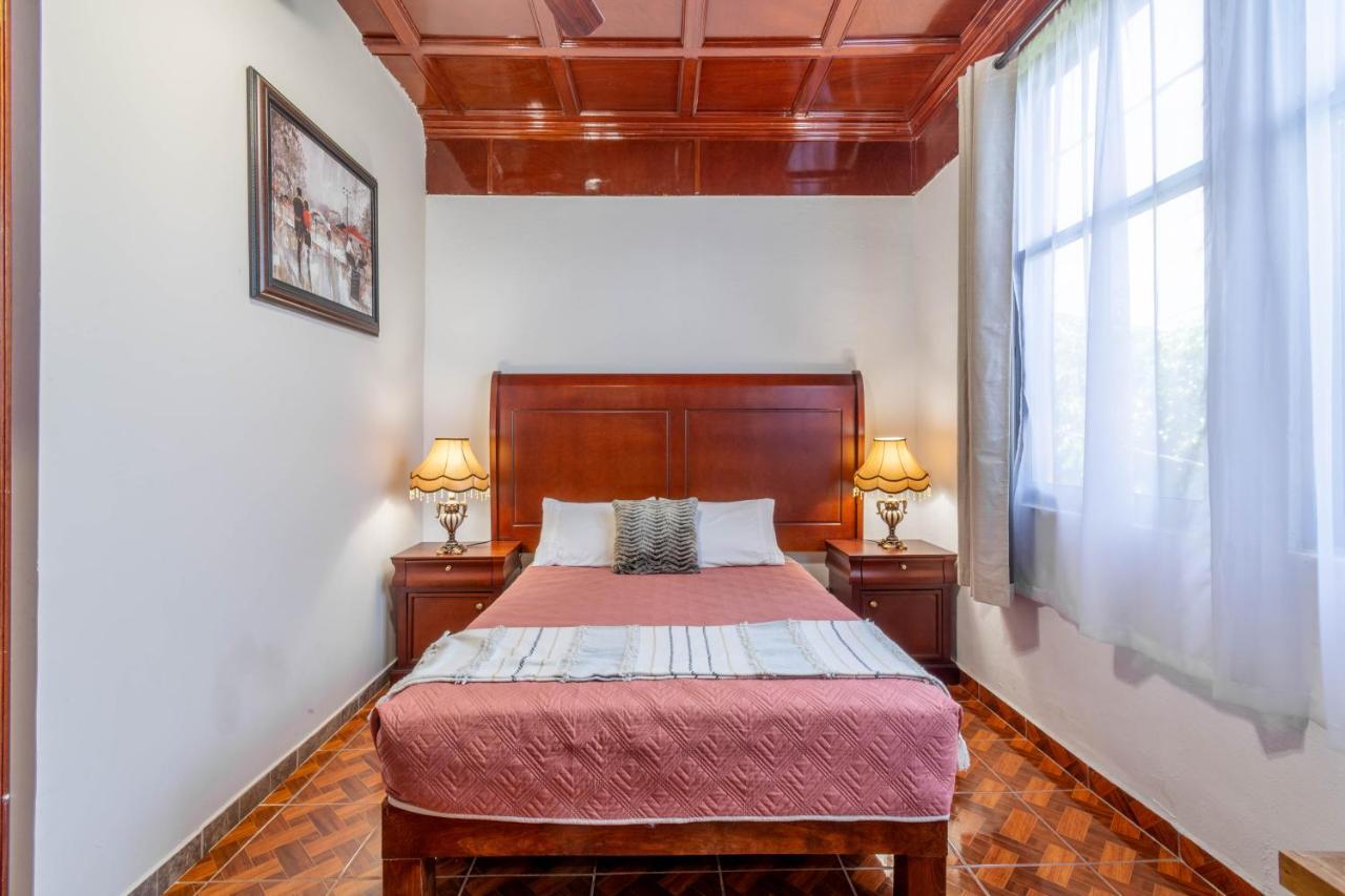 Hosteria Casa Marquez Леон Экстерьер фото