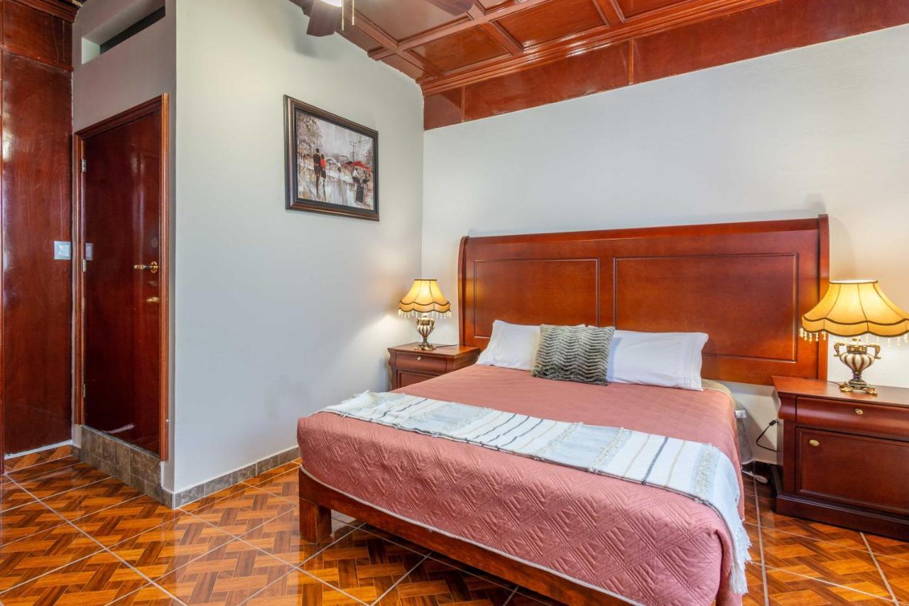 Hosteria Casa Marquez Леон Экстерьер фото