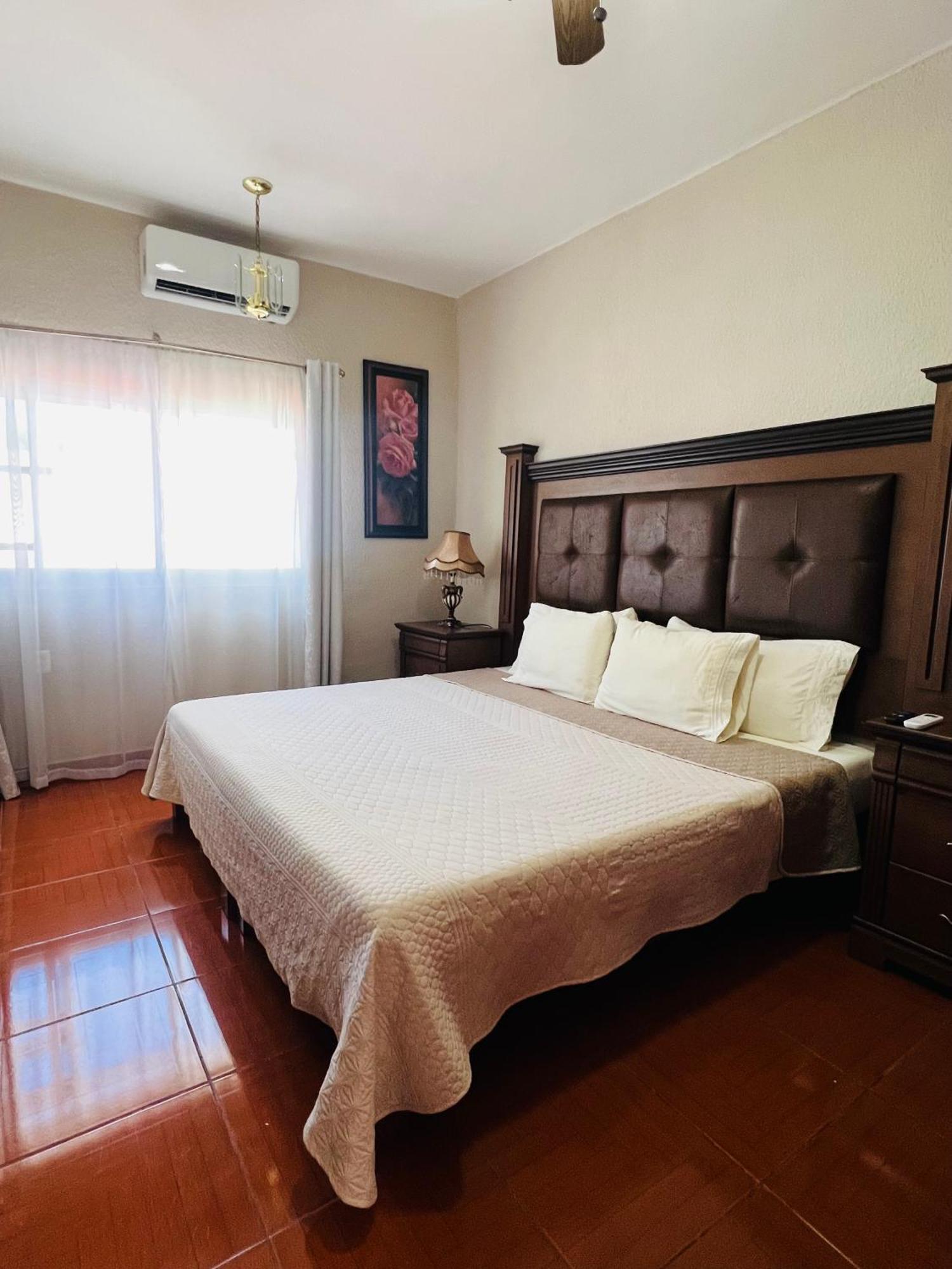 Hosteria Casa Marquez Леон Экстерьер фото