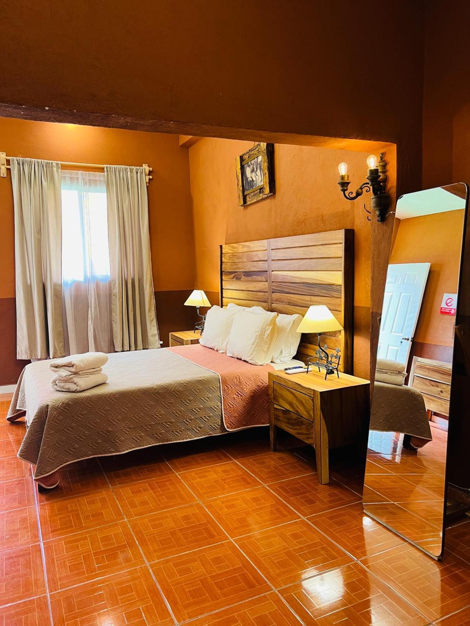 Hosteria Casa Marquez Леон Экстерьер фото
