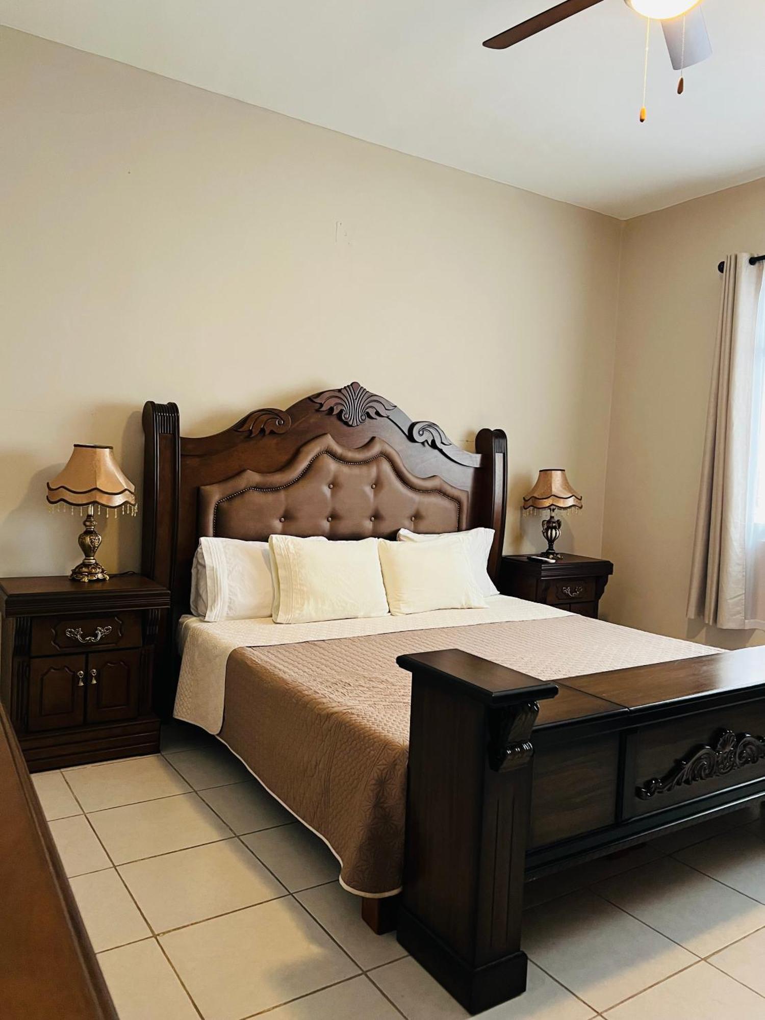 Hosteria Casa Marquez Леон Экстерьер фото