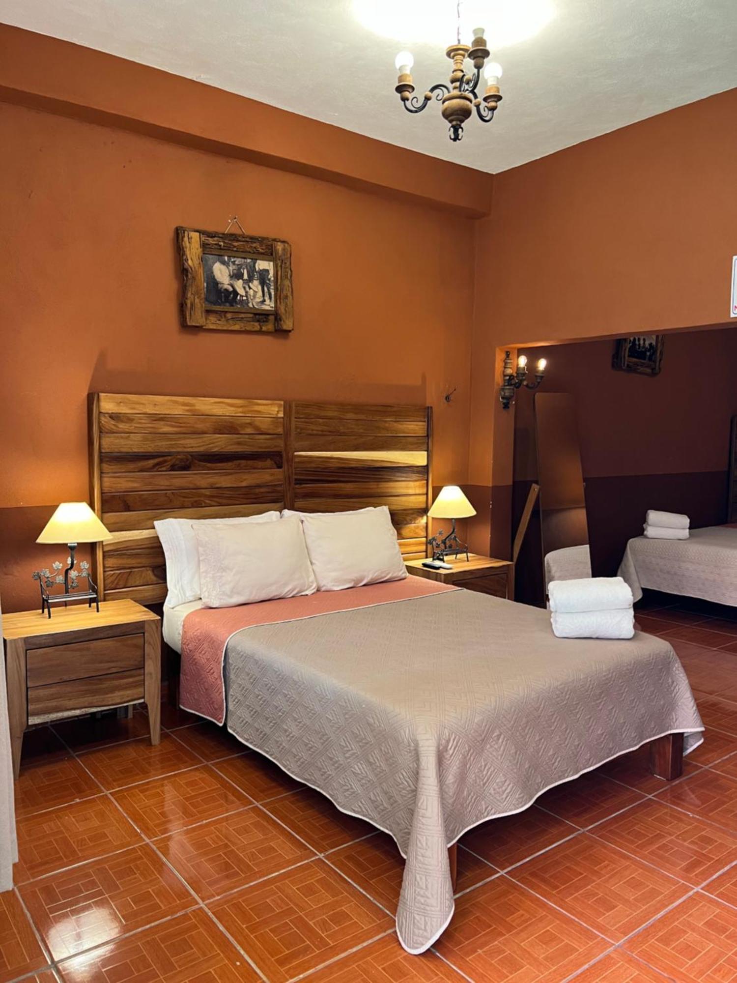 Hosteria Casa Marquez Леон Экстерьер фото