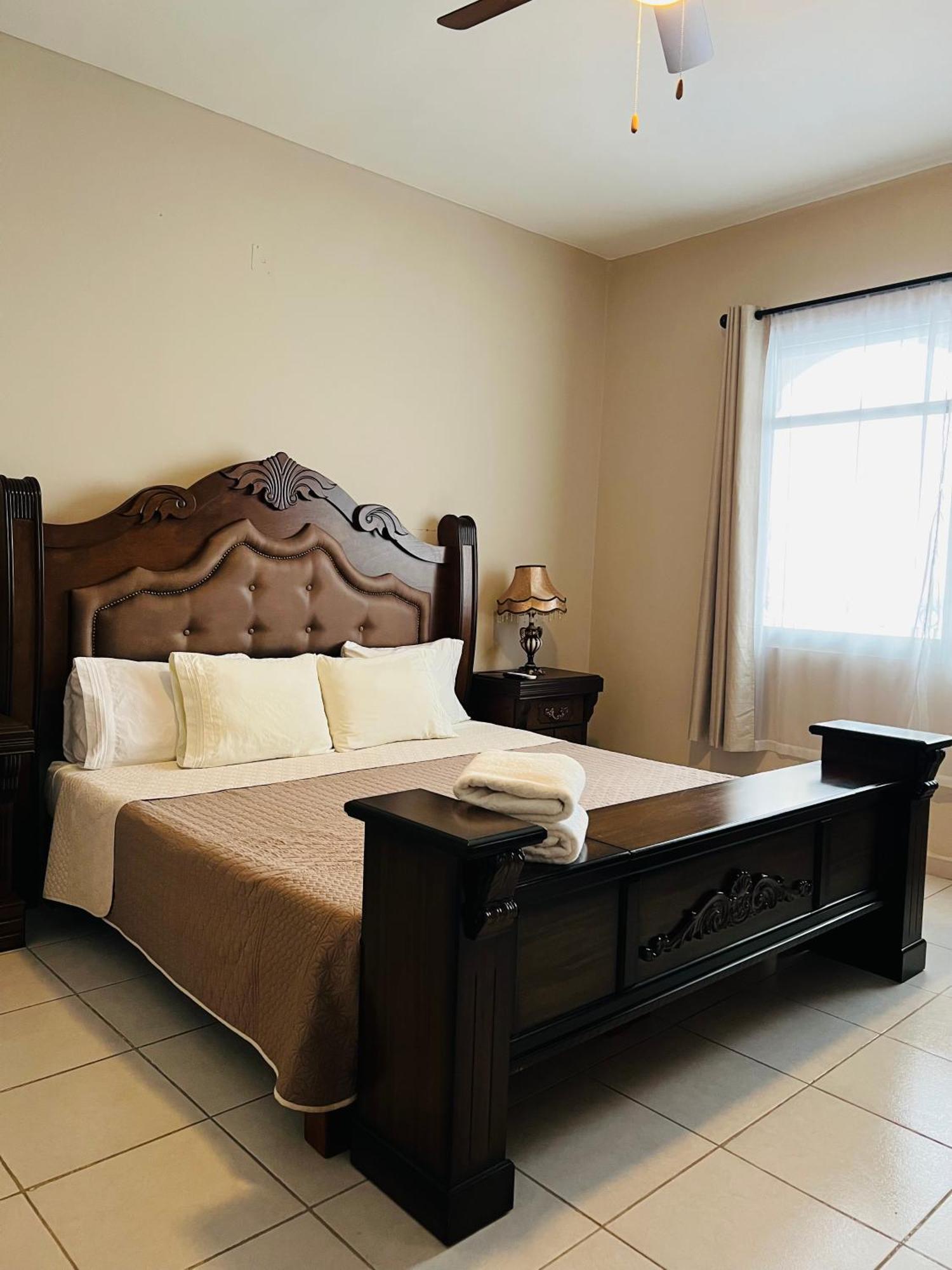 Hosteria Casa Marquez Леон Экстерьер фото