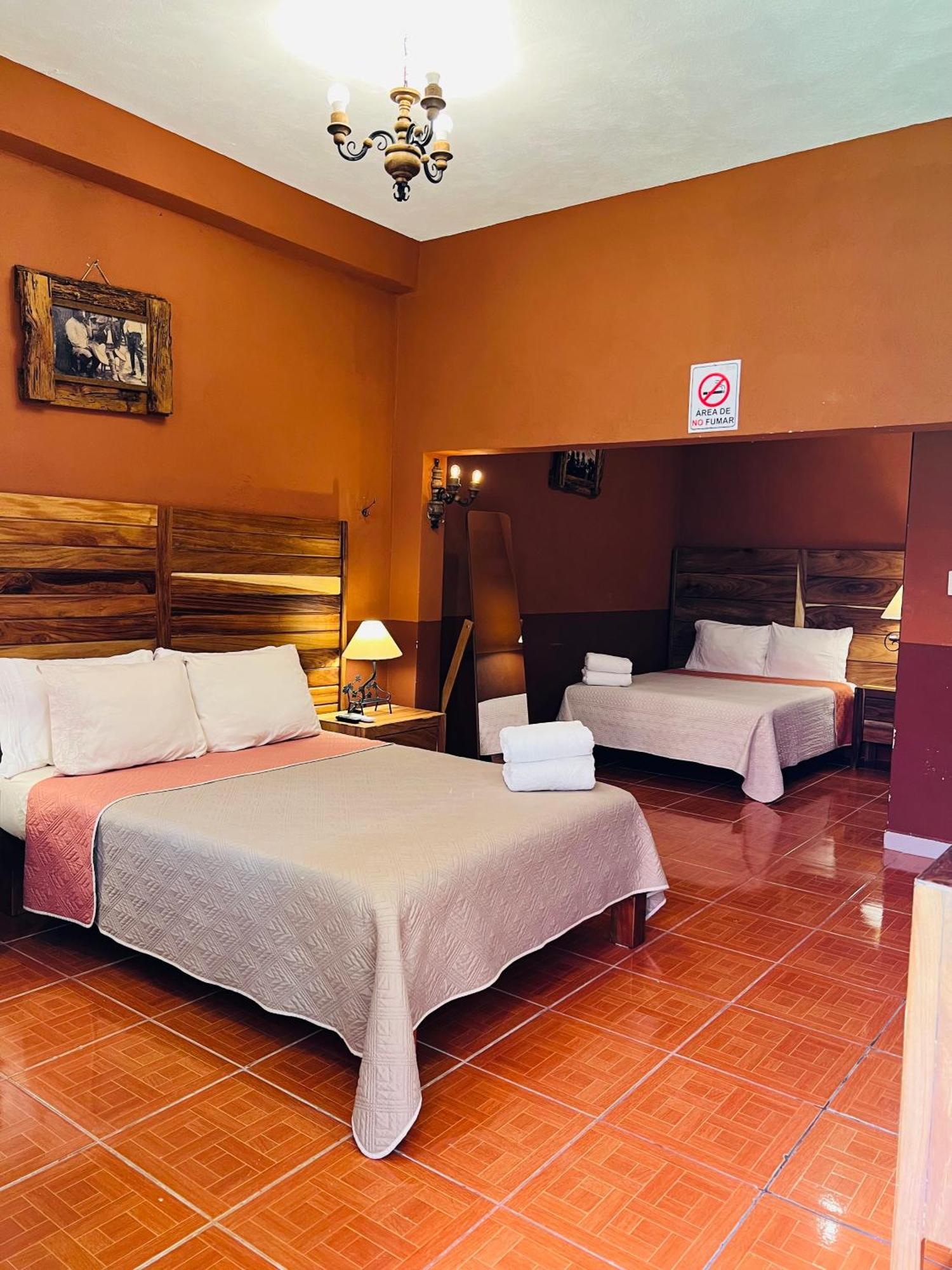 Hosteria Casa Marquez Леон Экстерьер фото