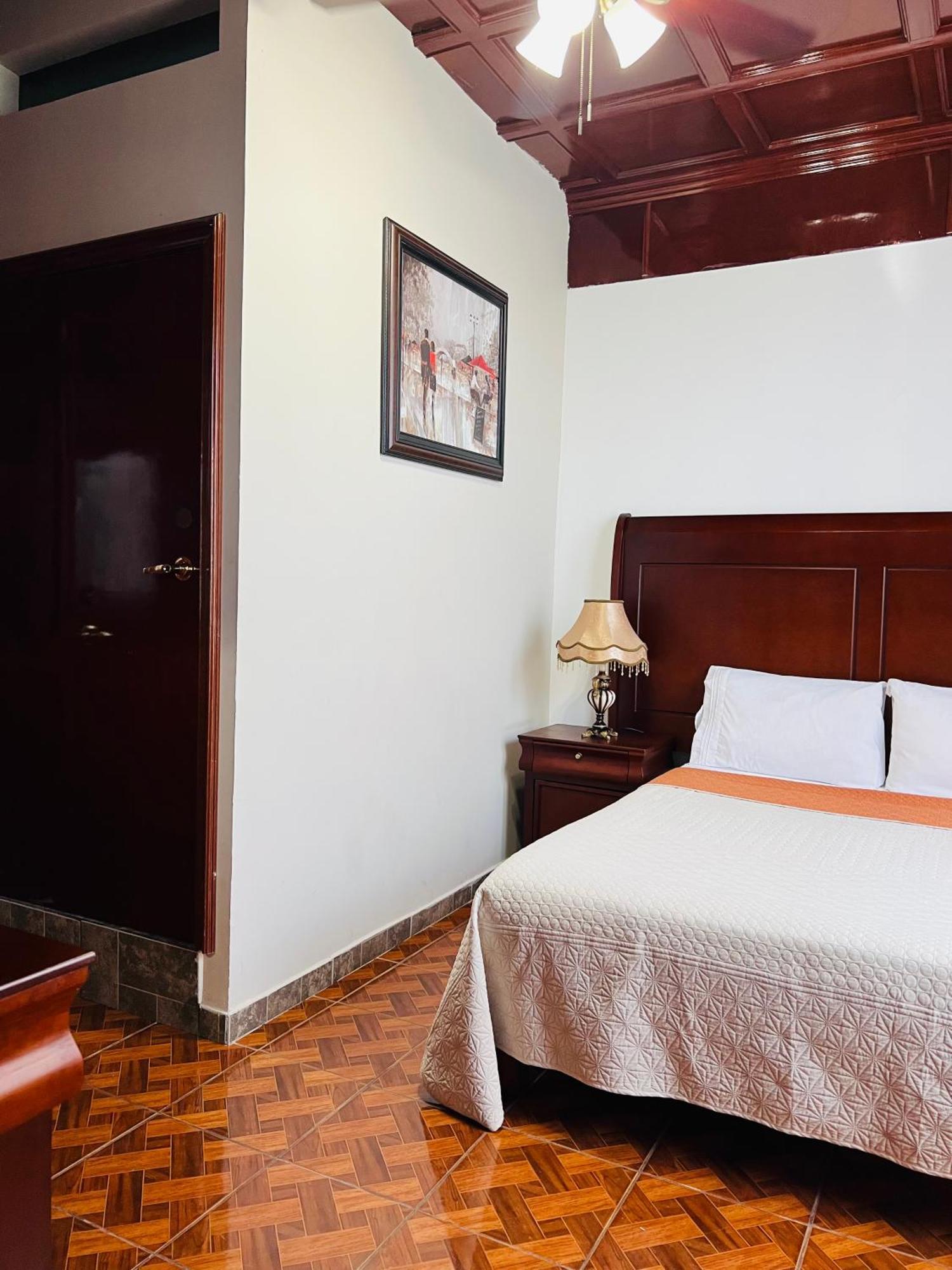 Hosteria Casa Marquez Леон Экстерьер фото